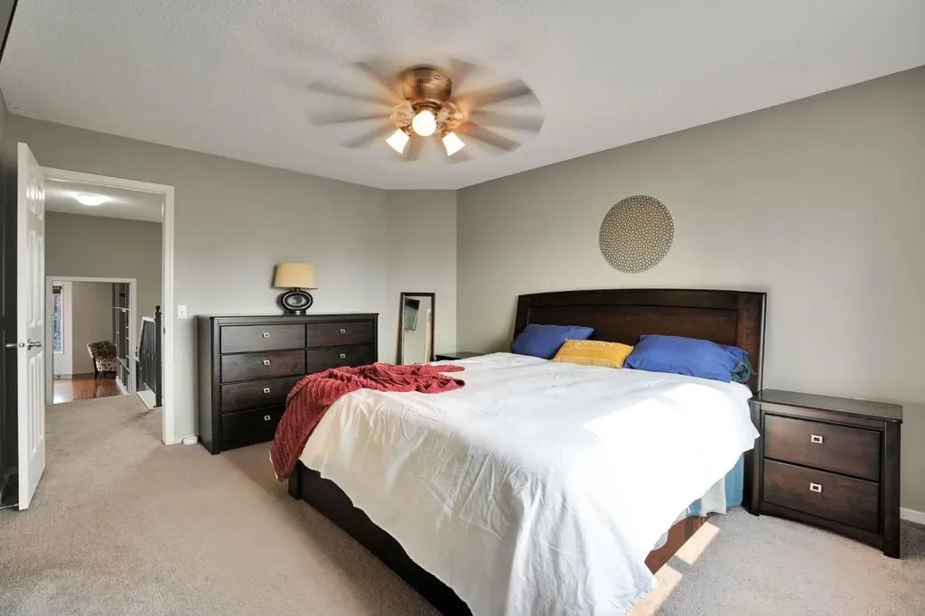 418 Long Beach Landing Chestermere AB T1X 1E6
