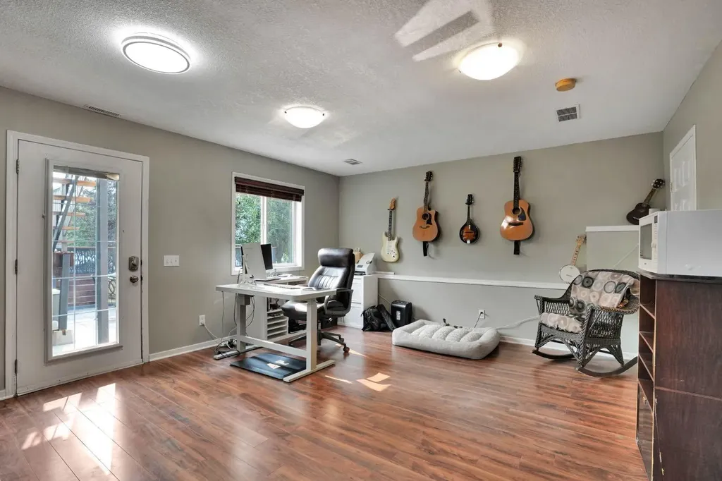 418 Long Beach Landing Chestermere AB T1X 1E6