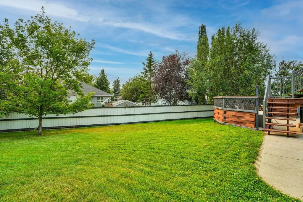 418 Long Beach Landing Chestermere AB T1X 1E6