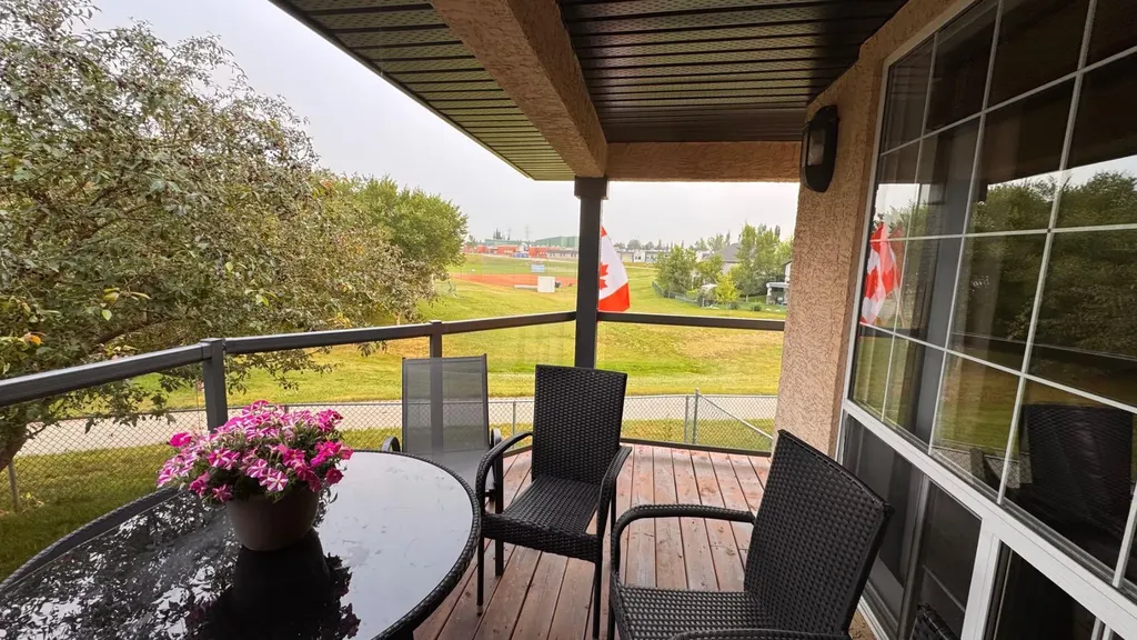 418 Long Beach Landing Chestermere AB T1X 1E6