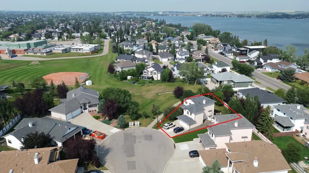 418 Long Beach Landing Chestermere AB T1X 1E6
