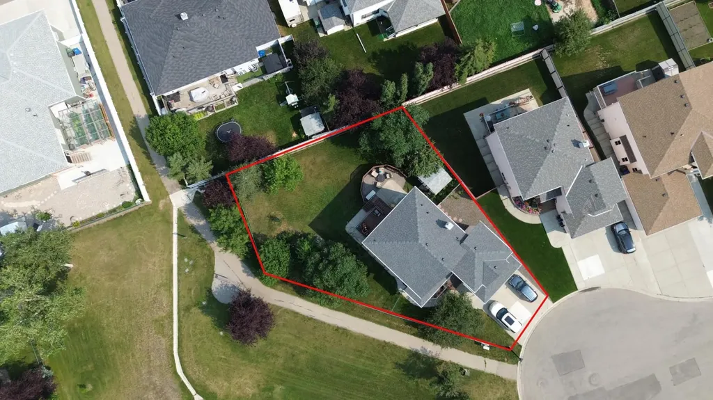 418 Long Beach Landing Chestermere AB T1X 1E6
