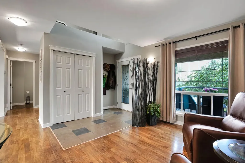 418 Long Beach Landing Chestermere AB T1X 1E6