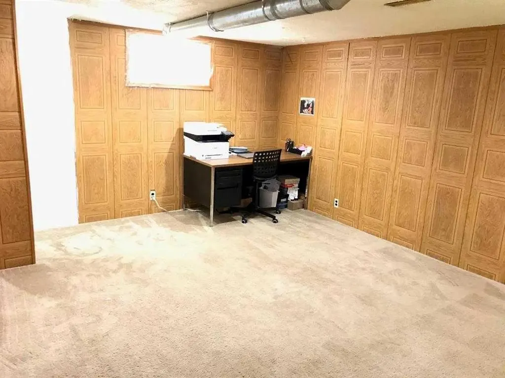 4820 60 Street Calgary AB T1Y 5E9