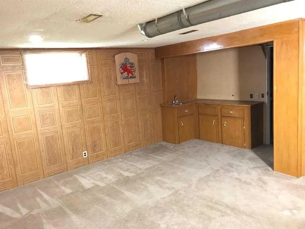 4820 60 Street Calgary AB T1Y 5E9