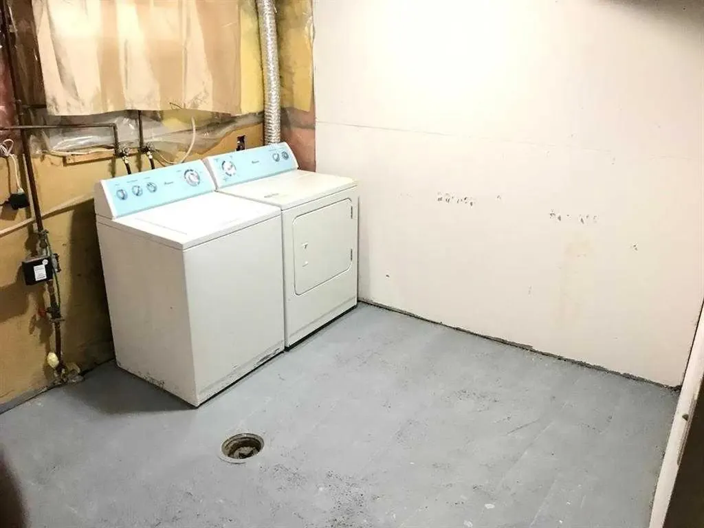 4820 60 Street Calgary AB T1Y 5E9