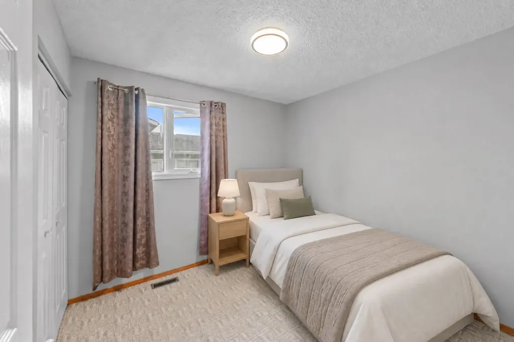 14538 37 Street NW Edmonton AB T5Y2k2