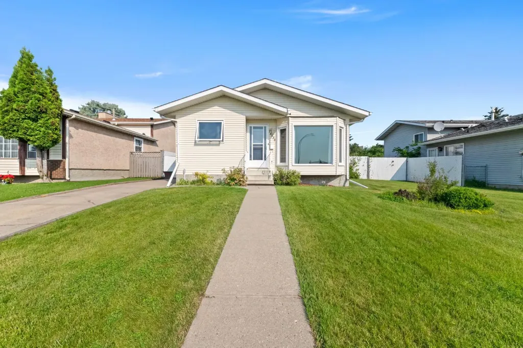 14538 37 Street NW Edmonton AB T5Y2k2