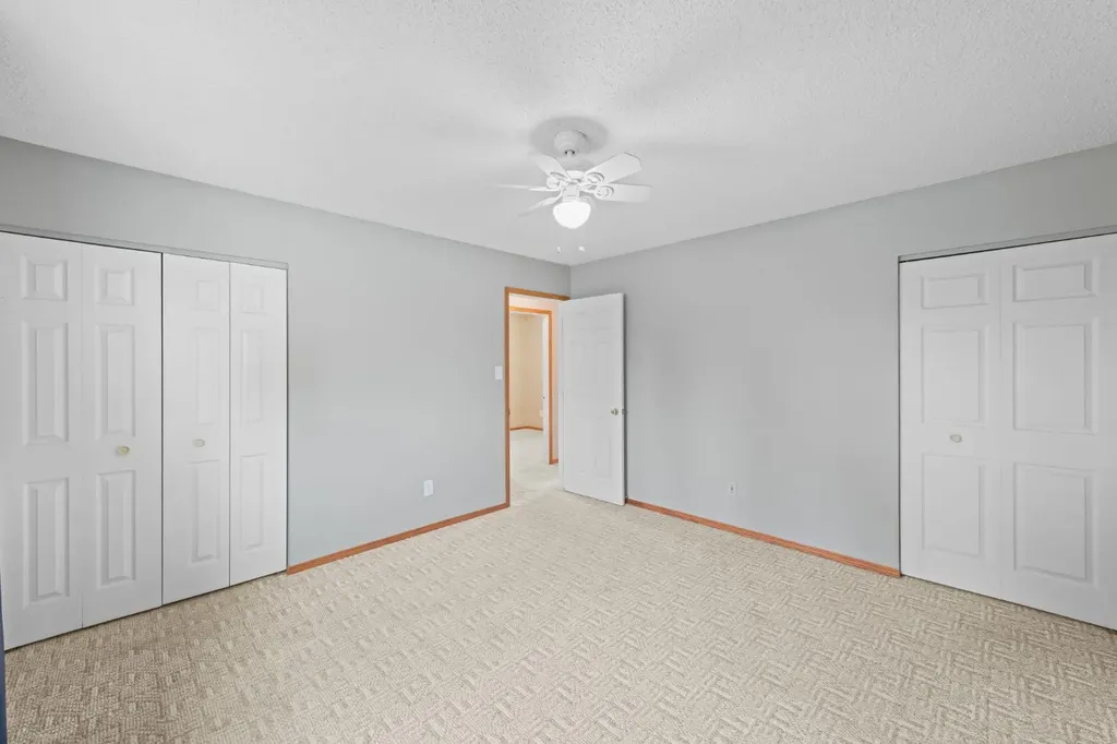 14538 37 Street NW Edmonton AB T5Y2k2