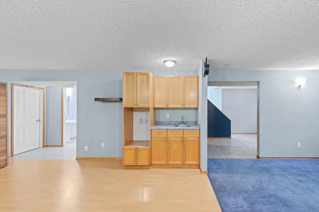 14538 37 Street NW Edmonton AB T5Y2k2
