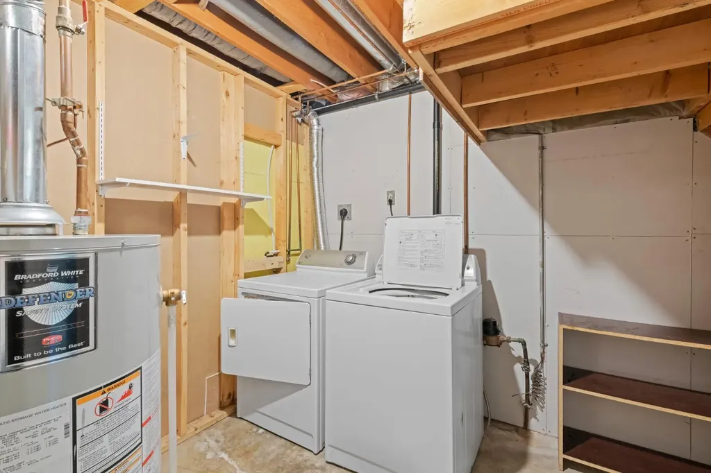 14538 37 Street NW Edmonton AB T5Y2k2