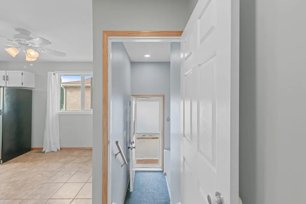 14538 37 Street NW Edmonton AB T5Y2k2