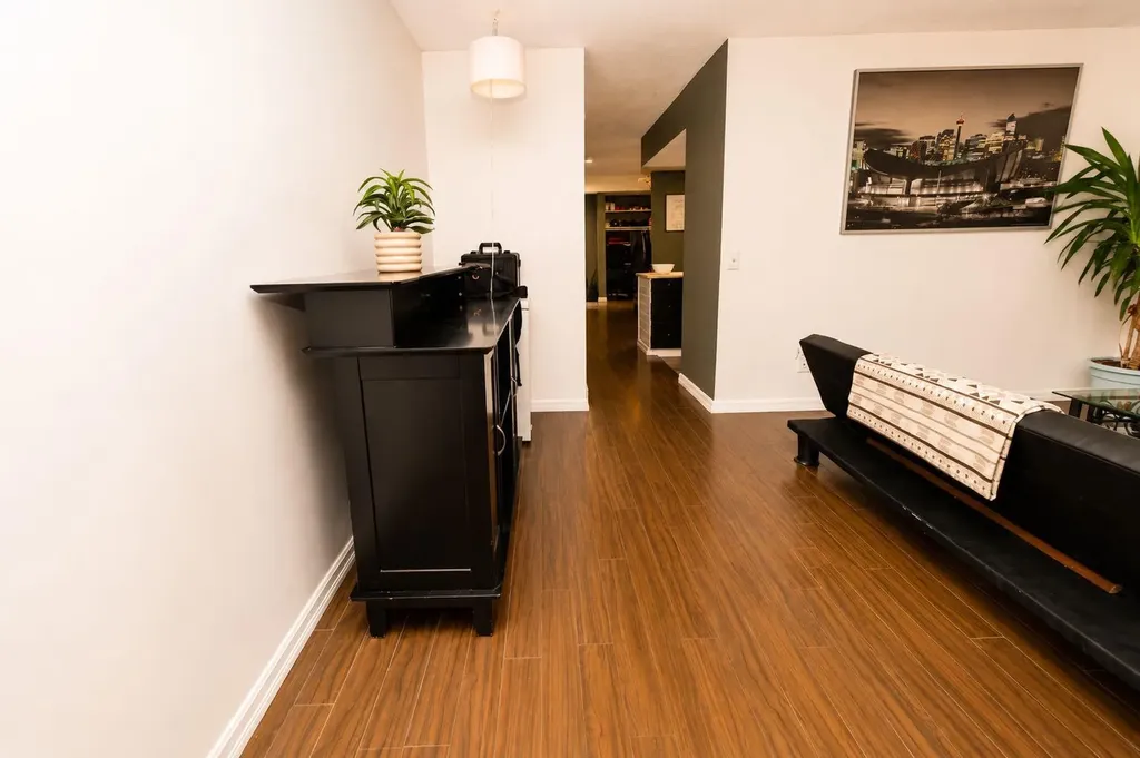 6527 Huntsbay Road NW Calgary AB T2K 5R3