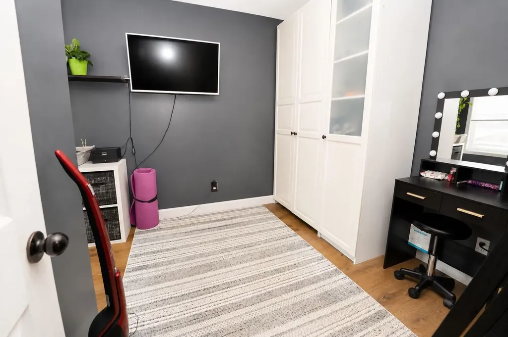 6527 Huntsbay Road NW Calgary AB T2K 5R3