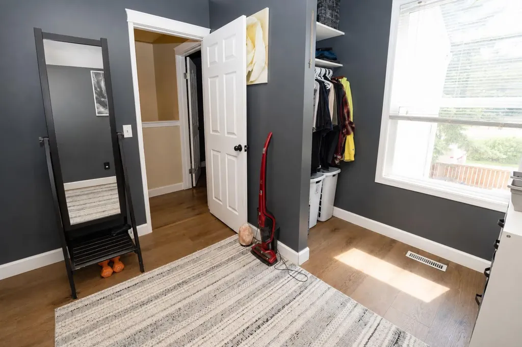 6527 Huntsbay Road NW Calgary AB T2K 5R3