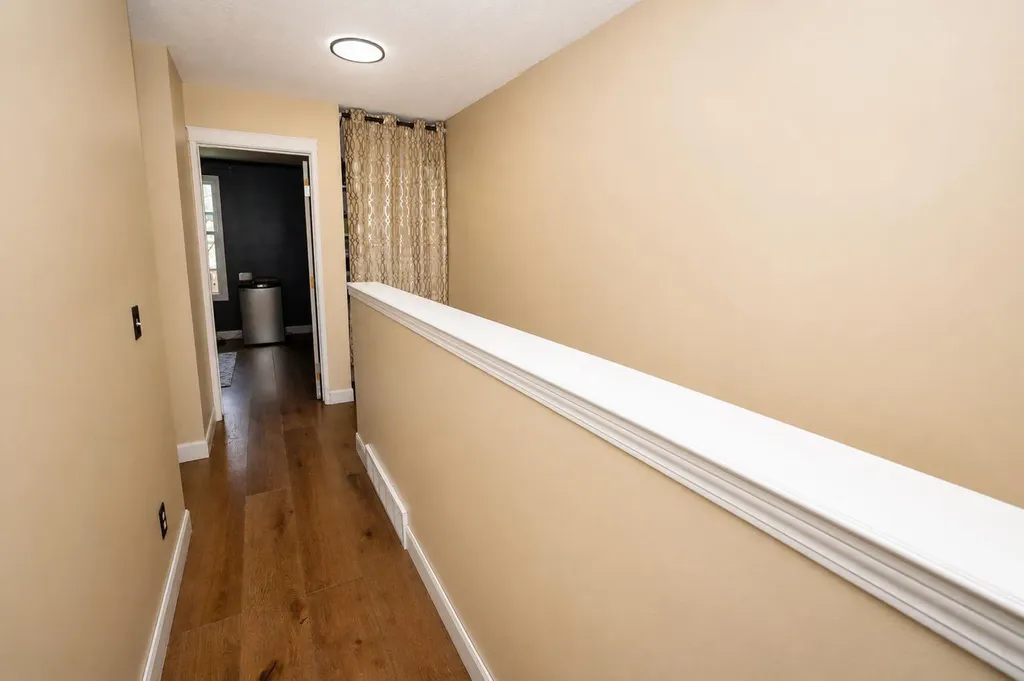 6527 Huntsbay Road NW Calgary AB T2K 5R3