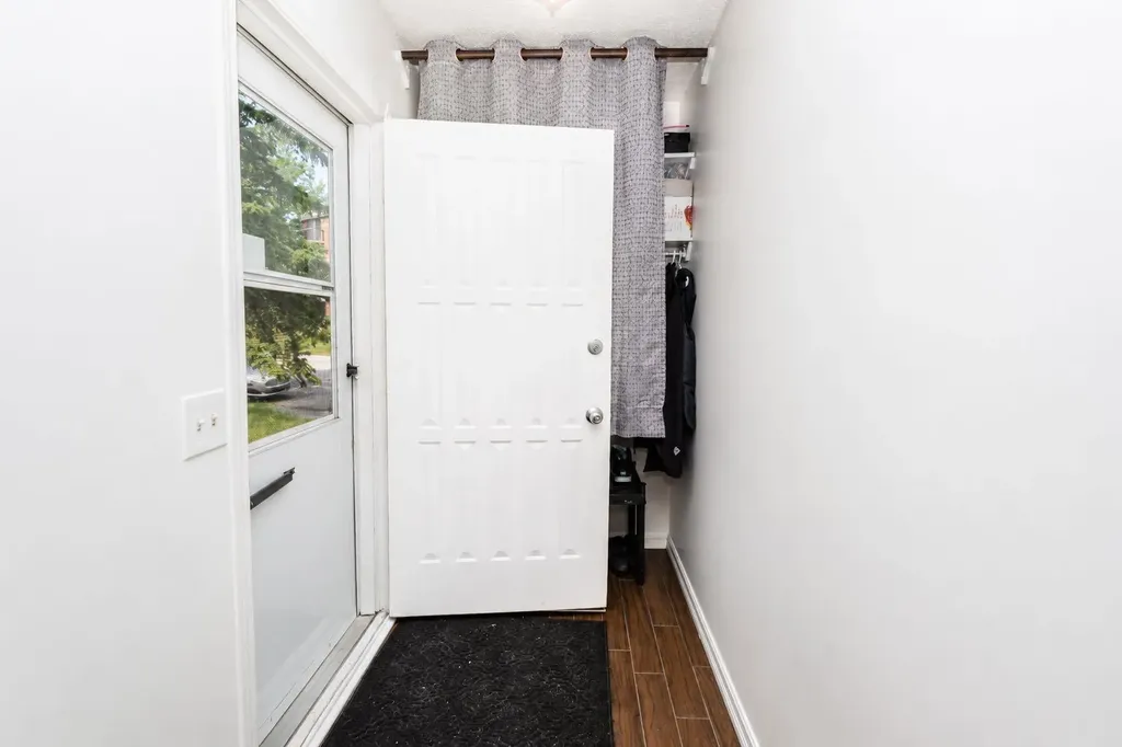 6527 Huntsbay Road NW Calgary AB T2K 5R3