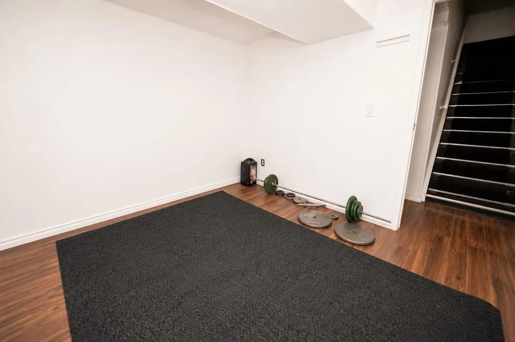 6527 Huntsbay Road NW Calgary AB T2K 5R3