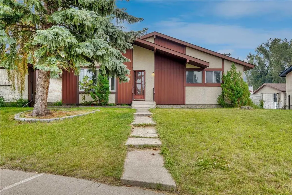 19 Windsor Place Strathmore AB T1P 1B2