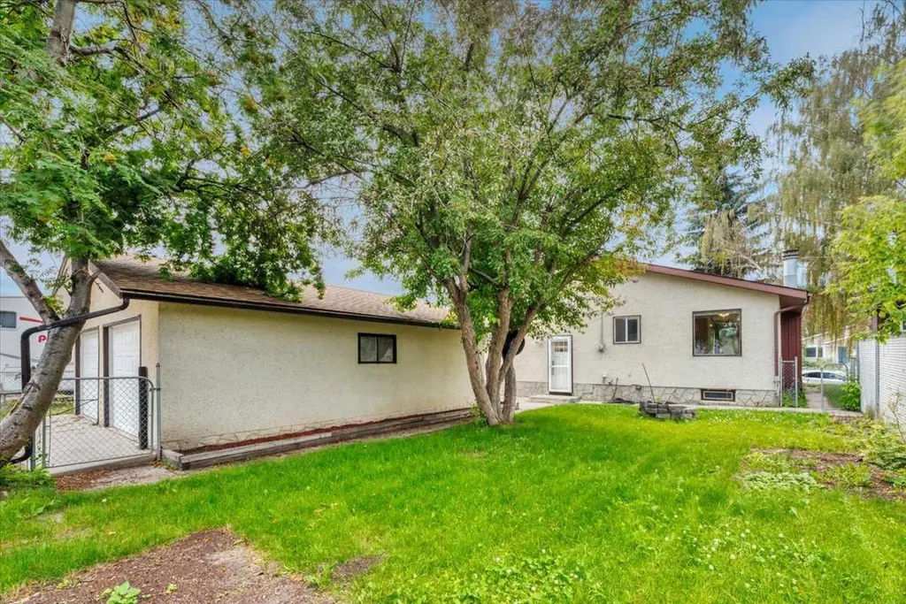 19 Windsor Place Strathmore AB T1P 1B2