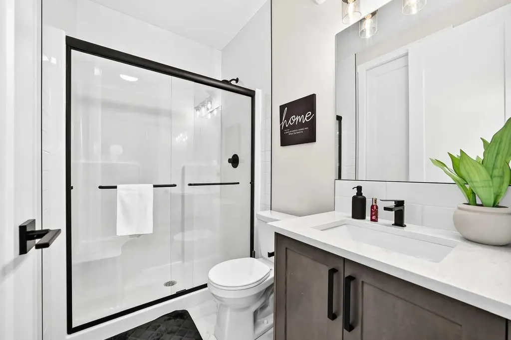 427 Kinniburgh Loop Chestermere AB T1X 3C4