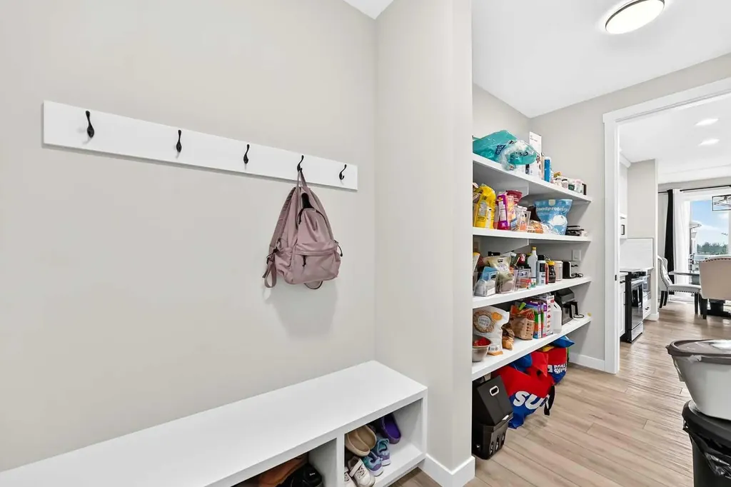 427 Kinniburgh Loop Chestermere AB T1X 3C4
