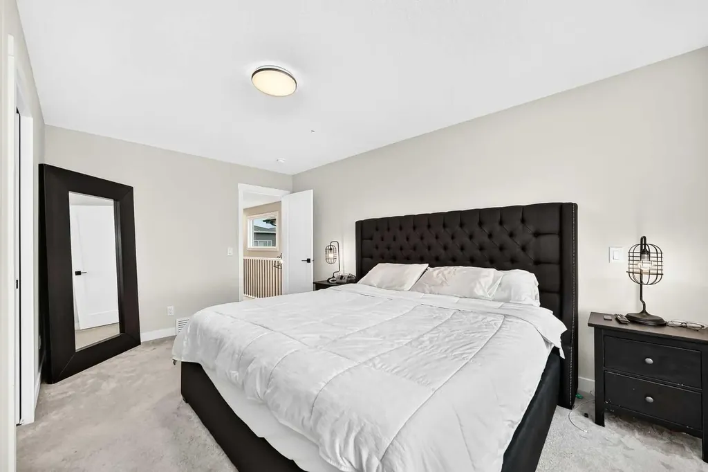 427 Kinniburgh Loop Chestermere AB T1X 3C4