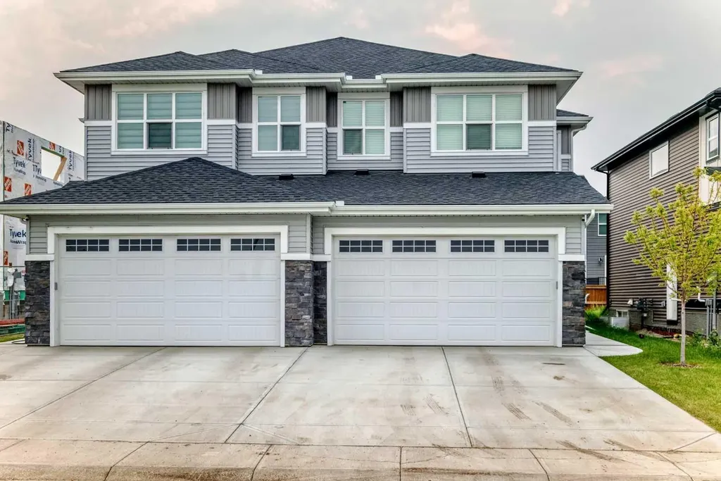427 Kinniburgh Loop Chestermere AB T1X 3C4
