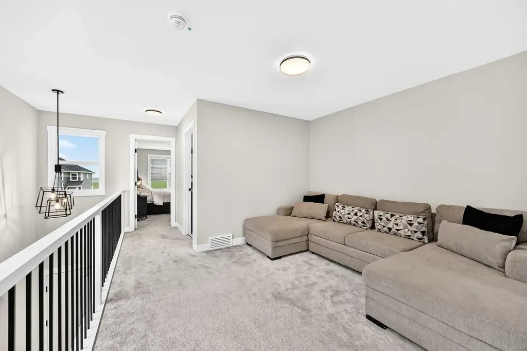 427 Kinniburgh Loop Chestermere AB T1X 3C4