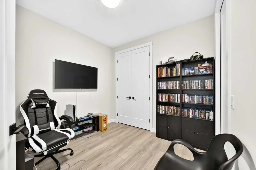 427 Kinniburgh Loop Chestermere AB T1X 3C4
