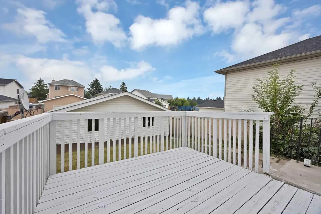 68 Laguna Close NE Calgary AB T1Y 7B1