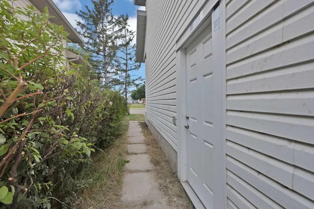 68 Laguna Close NE Calgary AB T1Y 7B1