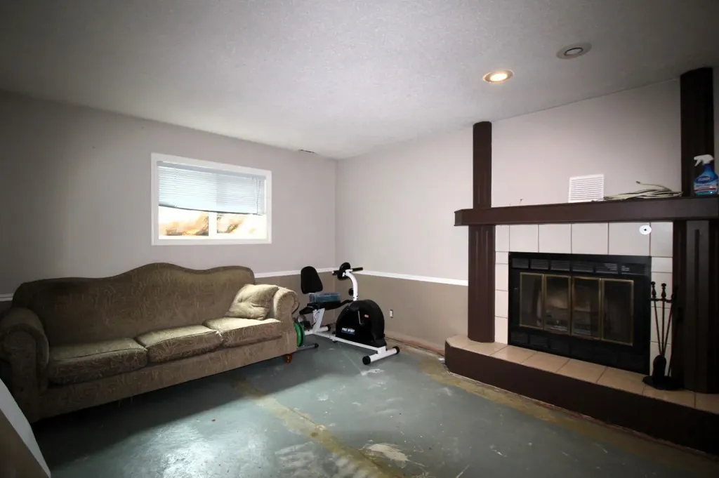 112 Macewan Meadow Crescent NW Calgary AB T3K 3H2
