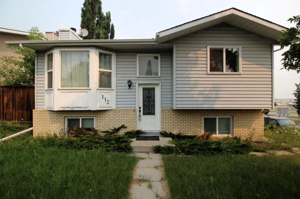 112 Macewan Meadow Crescent NW Calgary AB T3K 3H2