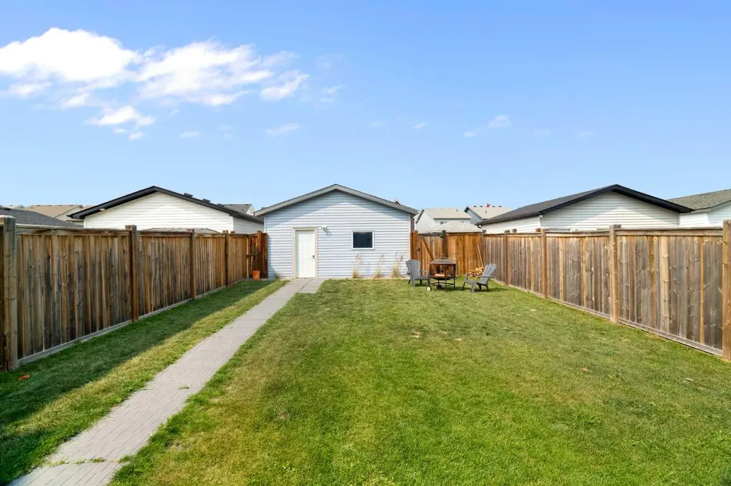 57 Amery Crescent Crossfield AB T0M0S0