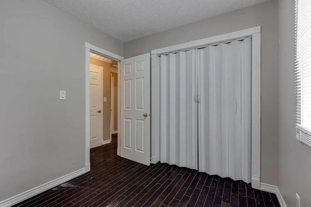 24 Mackenzie Crescent Lacombe AB T4L 0B2