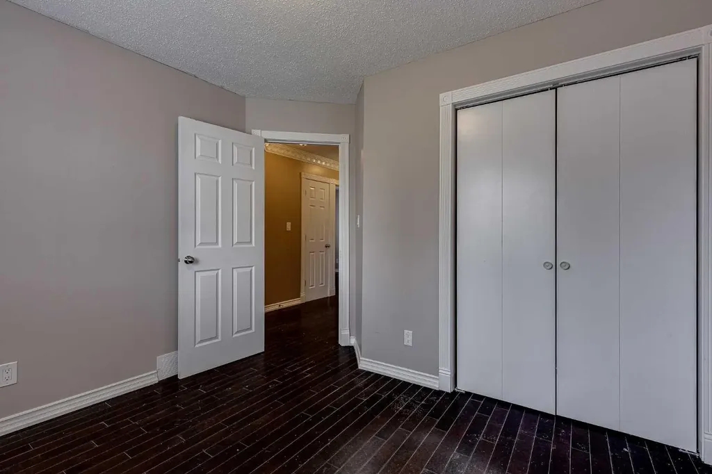 24 Mackenzie Crescent Lacombe AB T4L 0B2