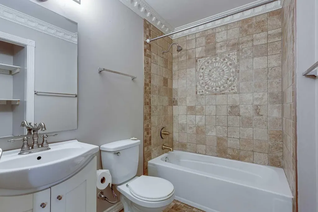 24 Mackenzie Crescent Lacombe AB T4L 0B2