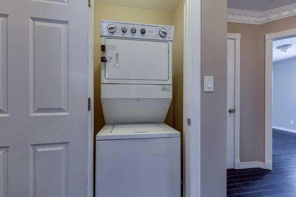 24 Mackenzie Crescent Lacombe AB T4L 0B2