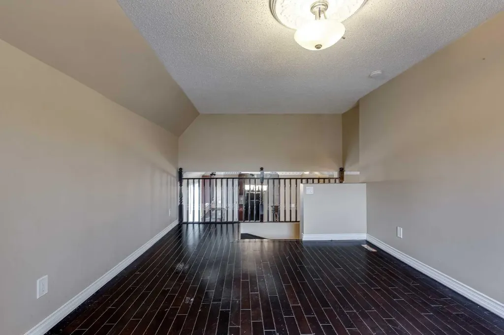 24 Mackenzie Crescent Lacombe AB T4L 0B2