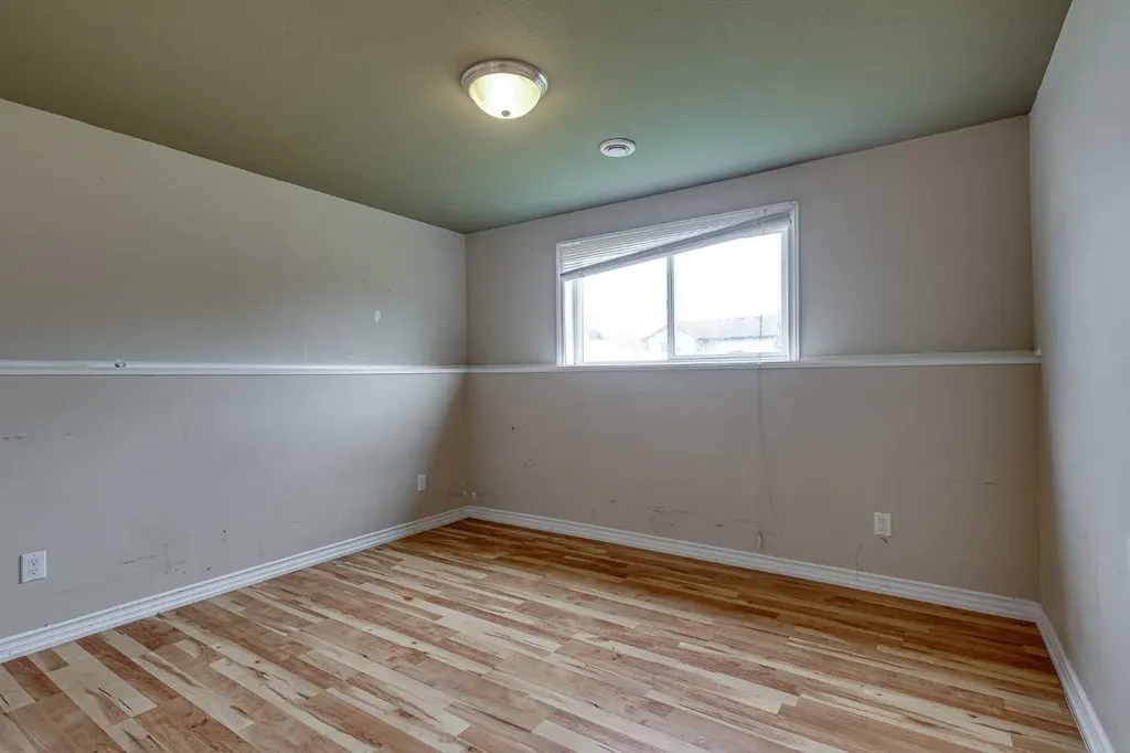 24 Mackenzie Crescent Lacombe AB T4L 0B2