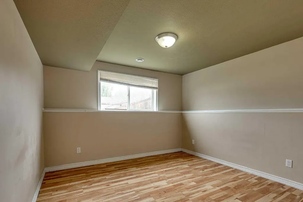 24 Mackenzie Crescent Lacombe AB T4L 0B2