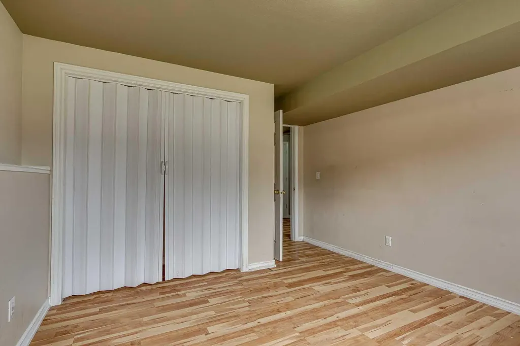 24 Mackenzie Crescent Lacombe AB T4L 0B2