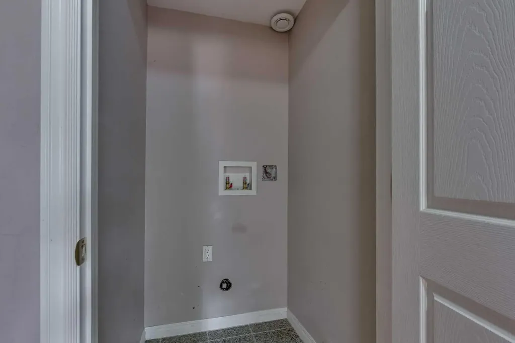 24 Mackenzie Crescent Lacombe AB T4L 0B2