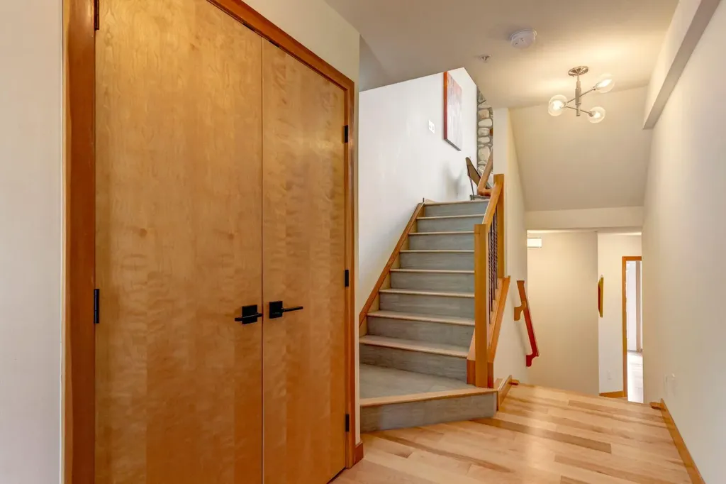 300 Eagle Terrace Road Canmore AB T1W 3E5