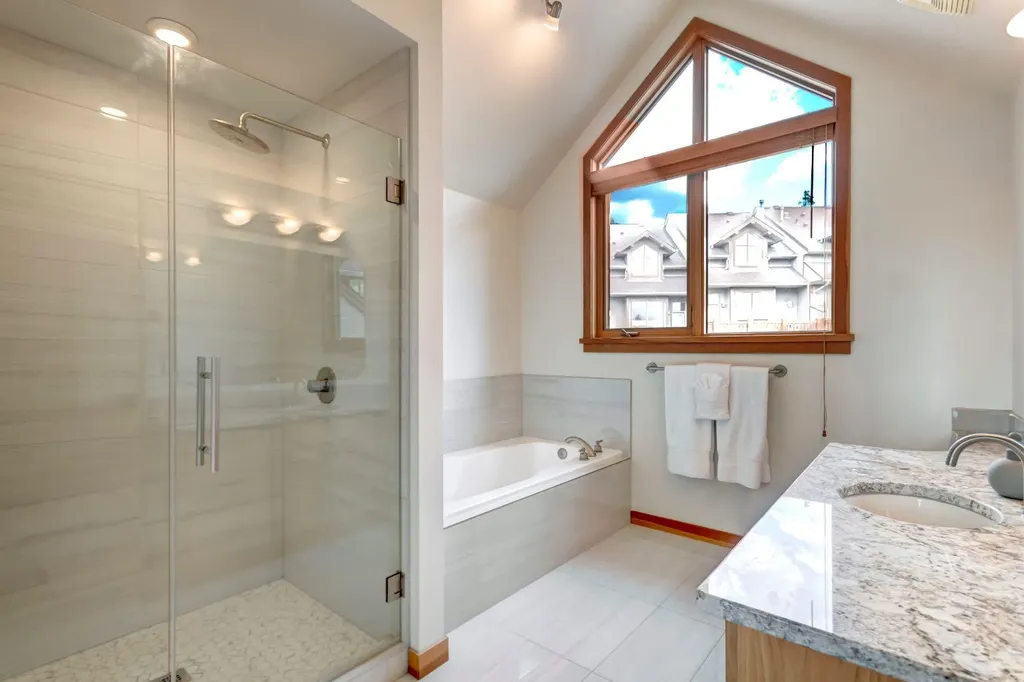 300 Eagle Terrace Road Canmore AB T1W 3E5