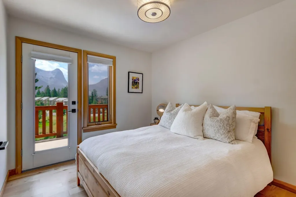 300 Eagle Terrace Road Canmore AB T1W 3E5