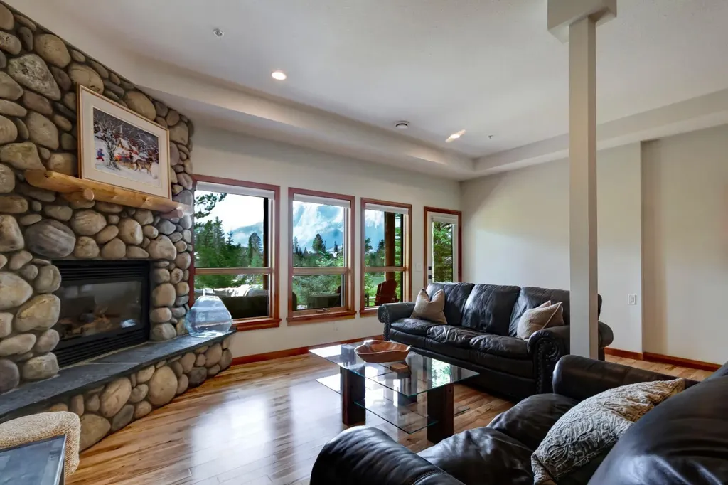 300 Eagle Terrace Road Canmore AB T1W 3E5