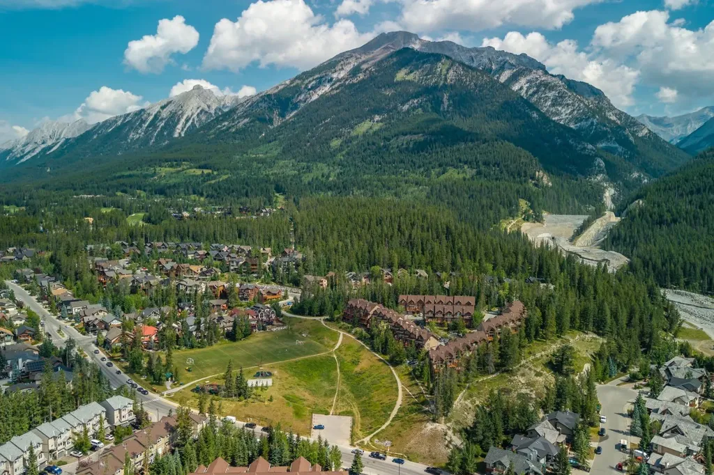 300 Eagle Terrace Road Canmore AB T1W 3E5