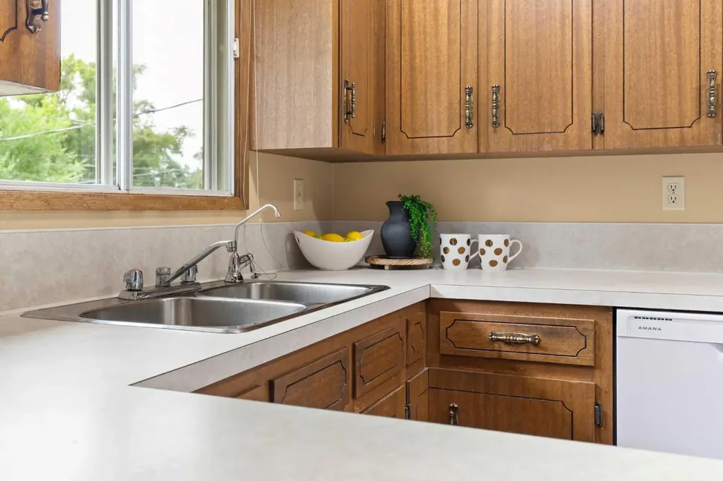 447 8 Street SE Medicine Hat AB T1A1L8